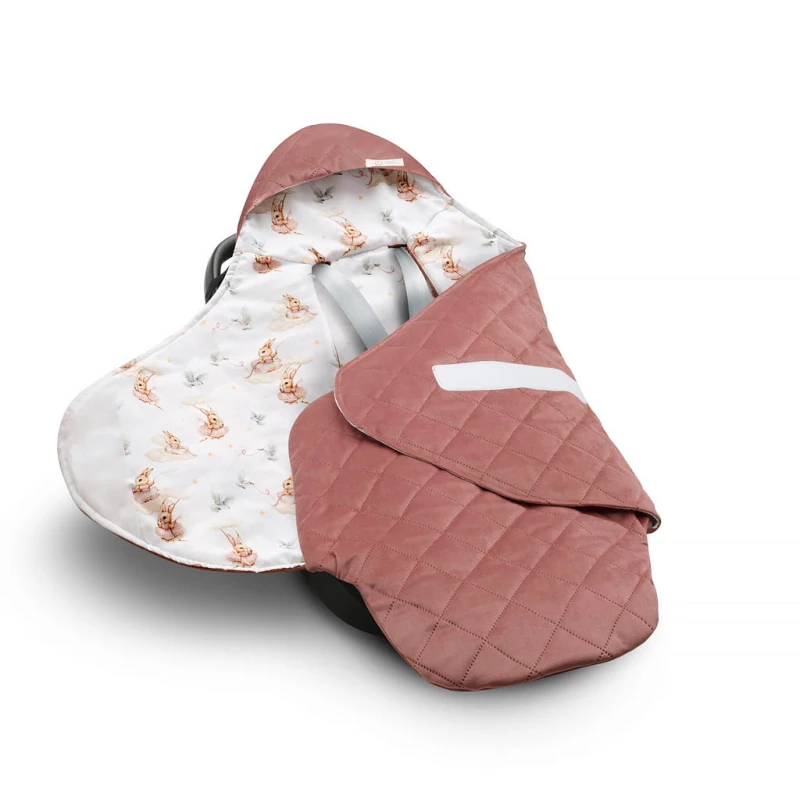 Śpiworek-do-fotelika-samochodowego-w-króliczki-Yosoy.jpg