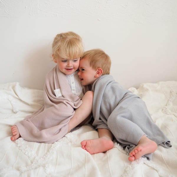 kocyk-bambusowy-mgielka-pudrowy-roz (5).jpg