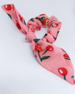 mala-gumka-scrunchie-z-uszami-dla-dziewczynki-wisniowy-raj.jpg