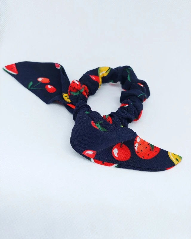 mala-gumka-scrunchie-z-uszami-dla-dziewczynki-owocowa-noc.jpg