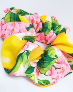 gumka-scrunchie-damska-wiskoza-twill-Cytrynowy-Ogrod.jpg