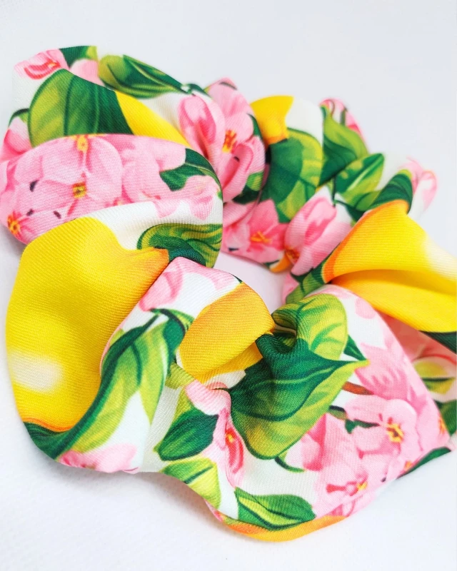 gumka-scrunchie-damska-wiskoza-twill-Cytrynowy-Ogrod.jpg