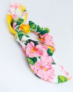 mala-gumka-scrunchie-z-uszami-dla-dziewczynki-Cytrynowy-Ogrod.jpg