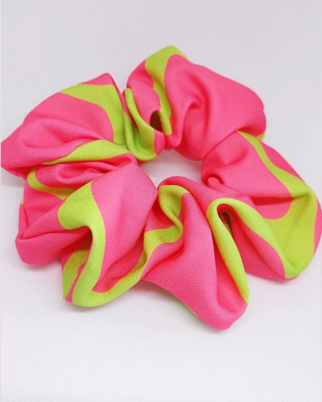 gumka-scrunchie-damska-wiskoza-twill-rozowa-fantazja.jpg