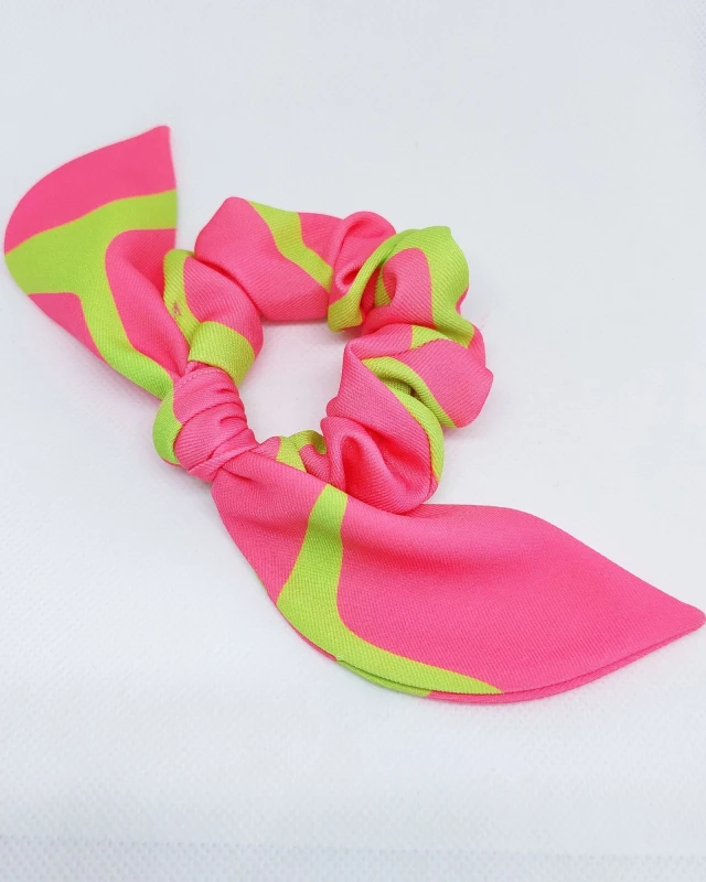 mala-gumka-scrunchie-z-uszami-dla-dziewczynki-rozowa-fantazja.jpg