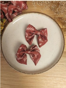 kokardki-spinki-bordo-satyna-armani-stylizacja.jpg