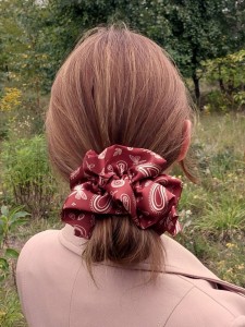 duza-gumka-scrunchie-do-wlosow-bordo.jpg