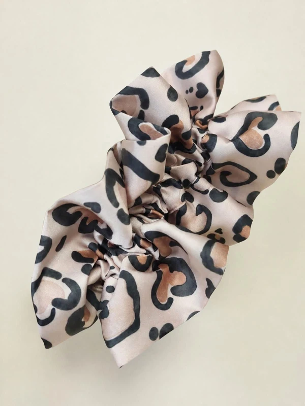 gumka-scrunchie-panterka-serca-satyna-armani-fala.jpg