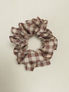 gumka-scrunchie-krata-satyna-armani.jpg
